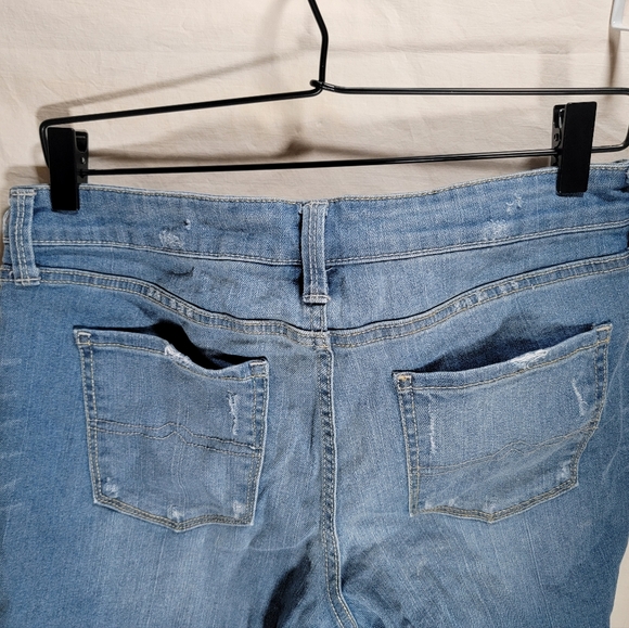 Arizona size 9 women's distressed blue jean shorts cut off style in great shape - Picture 7 of 8